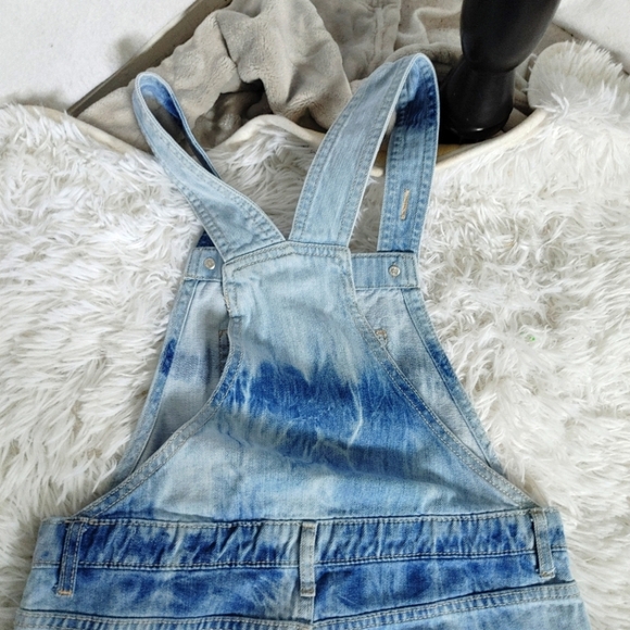 The Children's Place Girl's Tie Dye Overall Shorts - Picture 6 of 8